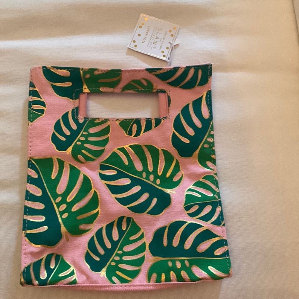 Brand new with tags- Lunch tote💗💗💗💗cutest pink with green and gold palms💚💚